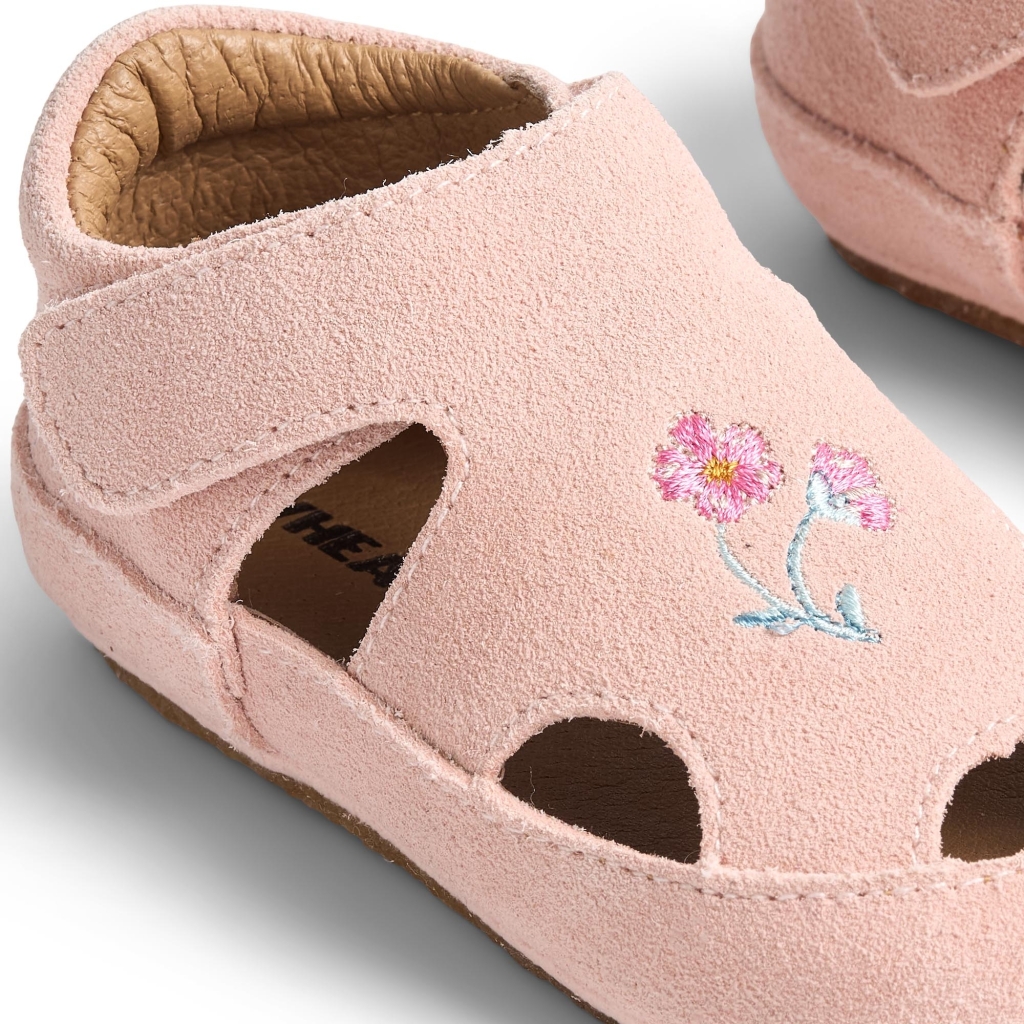 Różowe buciki dziecięce Wheat ze skóry naturalnej – sandałki barefoot dla niemowląt i dzieci WF601-01/2400 - obrazek 4