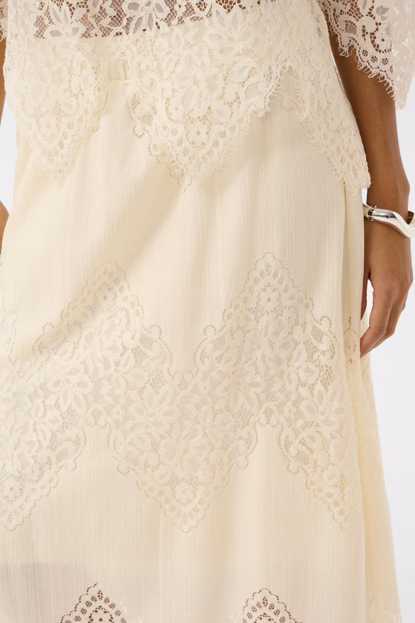 Koronkowa spódnica Soaked in Luxury – elegancja i kobiecy styl 30408874 - obrazek 4