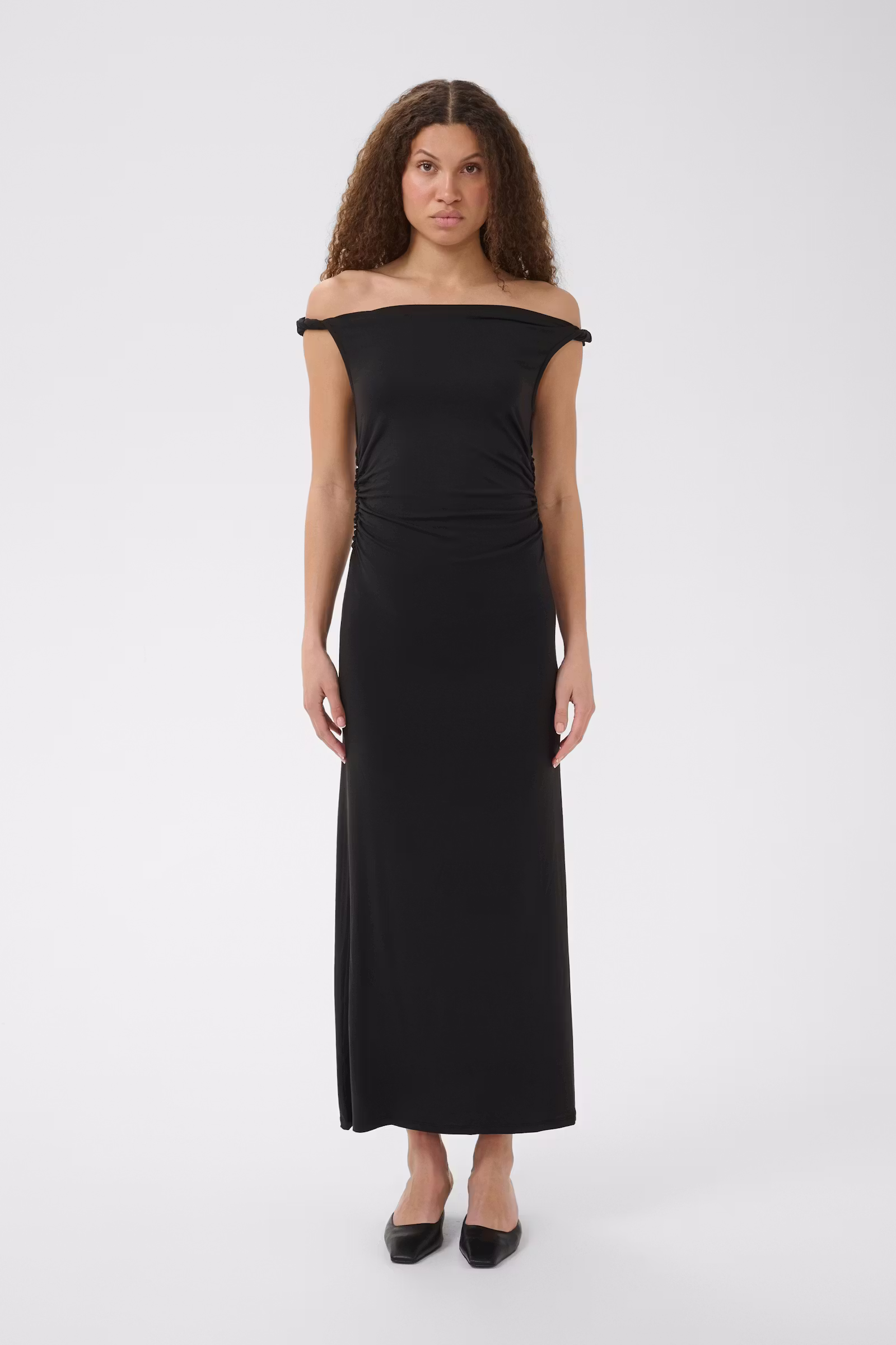 Sukienka Soaked in Luxury – kobieca elegancja w nowoczesnym wydaniu 30409149 - obrazek 2
